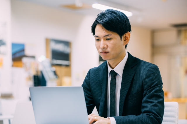 3人目30代会社員の顔写真